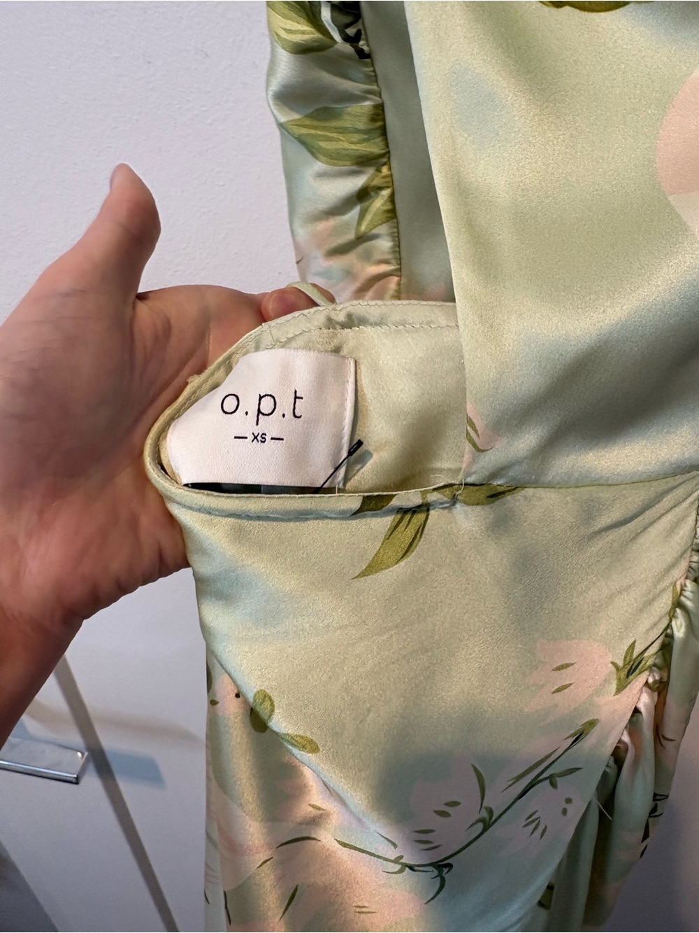 Few Moda Reformation 100% Silk Pale Green Floral Dress - Size XS - Picture 5 of 10